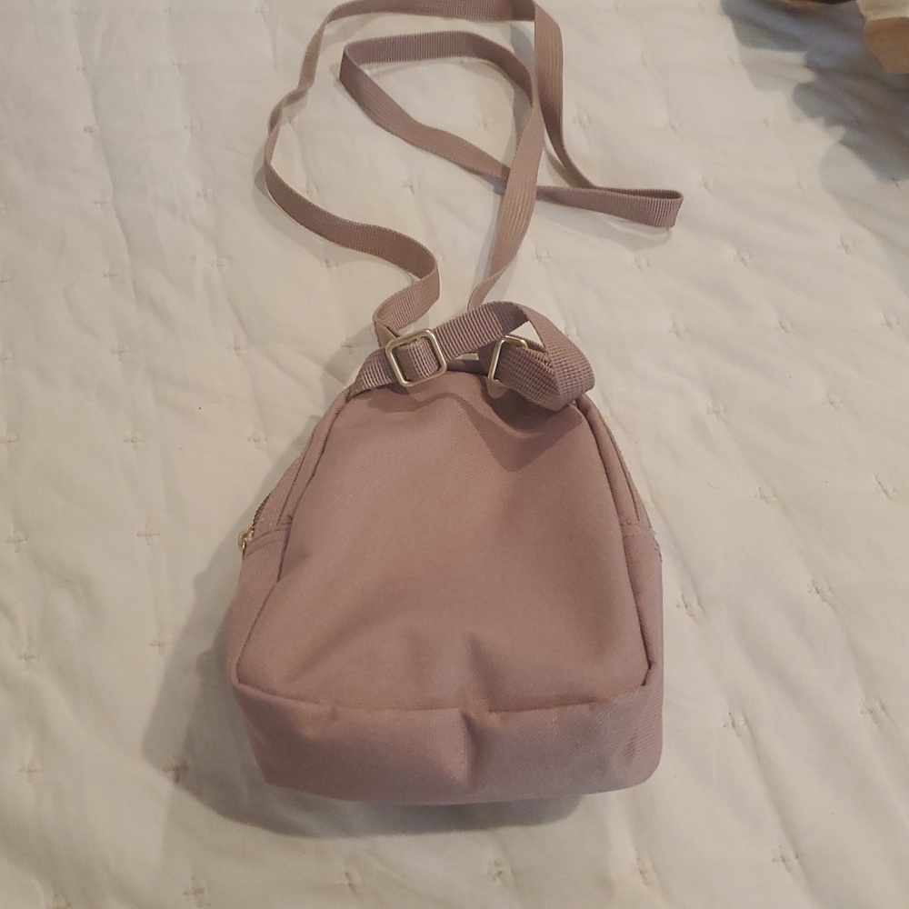 NWOT Herschel mini back pack (37) - Picture 5 of 5
